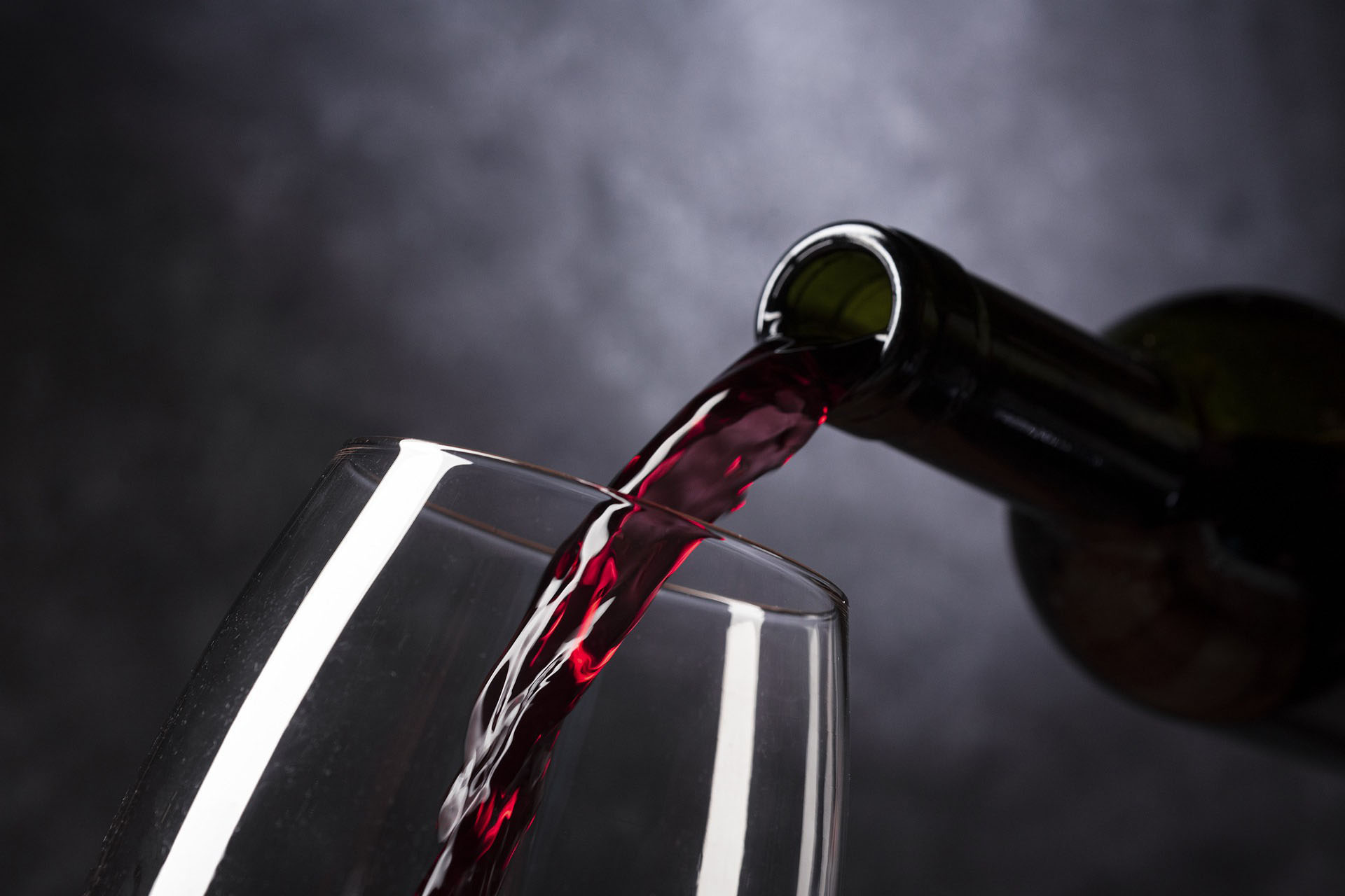 Small and medium sized wine producers "on the verge of bankruptcy"